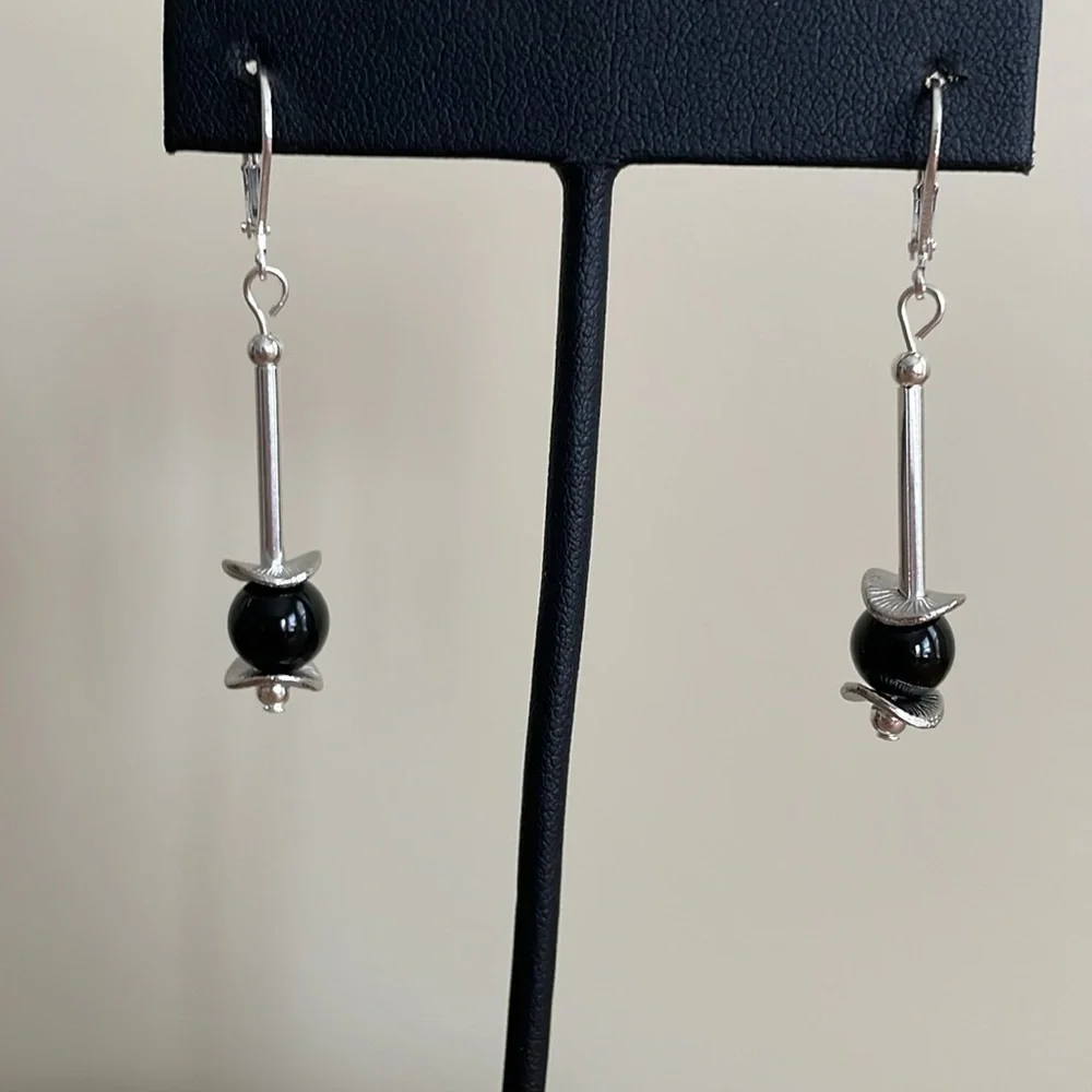 HAND CRAFTED EARRINGS Black with Silver